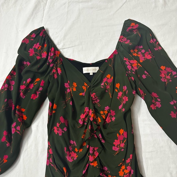 Elegant Floral Long Sleeve Dress - Picture 2 of 5